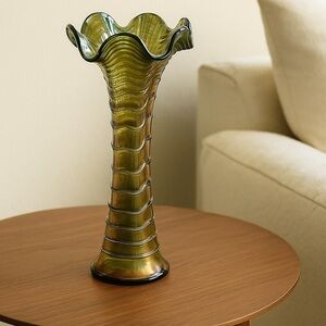 Vintage Imperial Ripple Carnival Swung Glass Iridescent MCM  8”Vase 2 1/2” Base